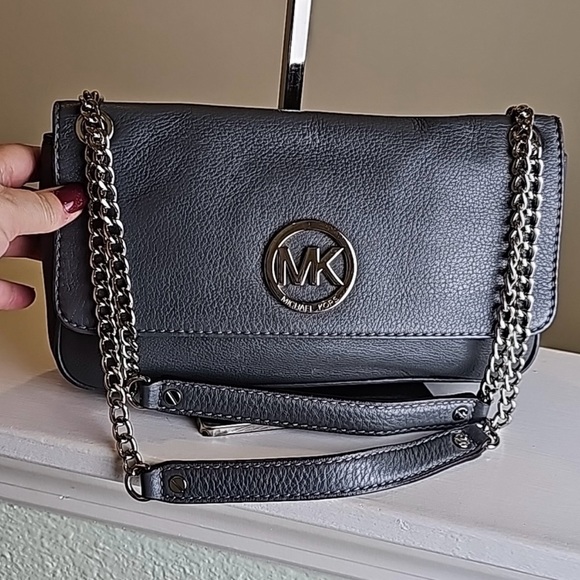 MICHAEL Michael Kors Small Grey Pebbled Leather Convertible Fulton Bag VGUC - Picture 1 of 14
